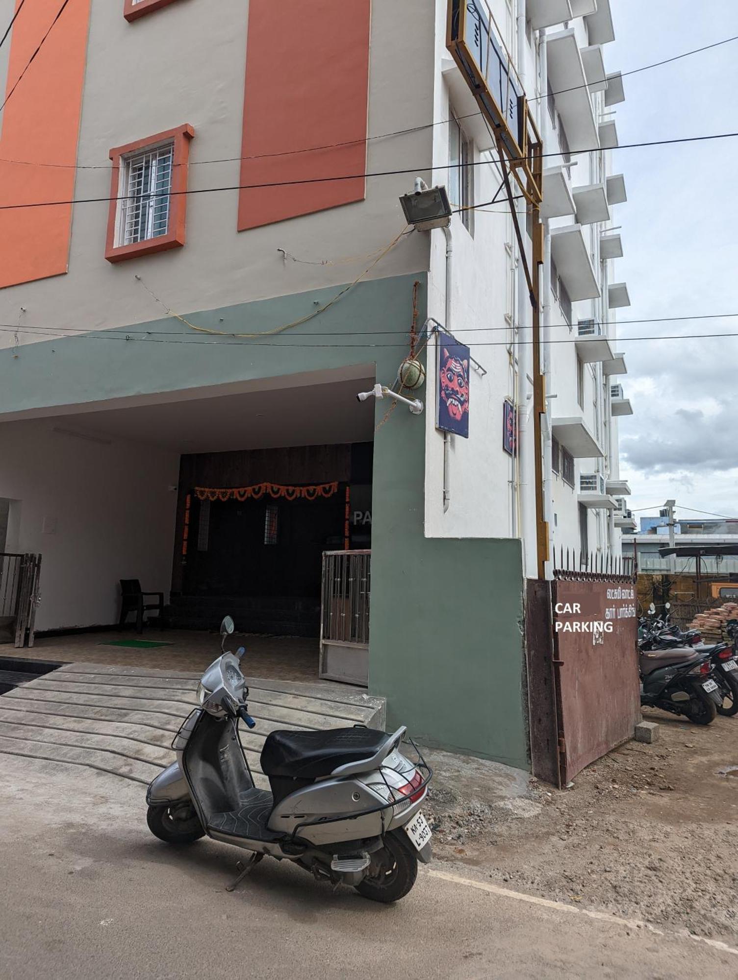 Lakshmi Paradise Lodge A/C Pollāchi Eksteriør bilde