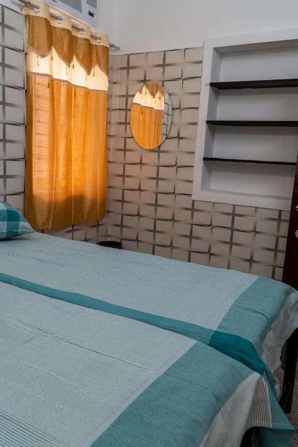 Lakshmi Paradise Lodge A/C Pollāchi Eksteriør bilde