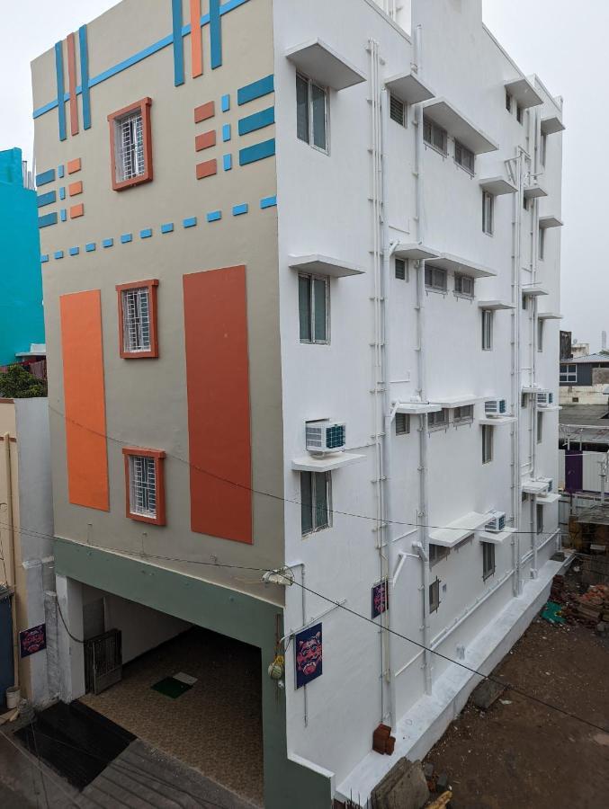 Lakshmi Paradise Lodge A/C Pollāchi Eksteriør bilde