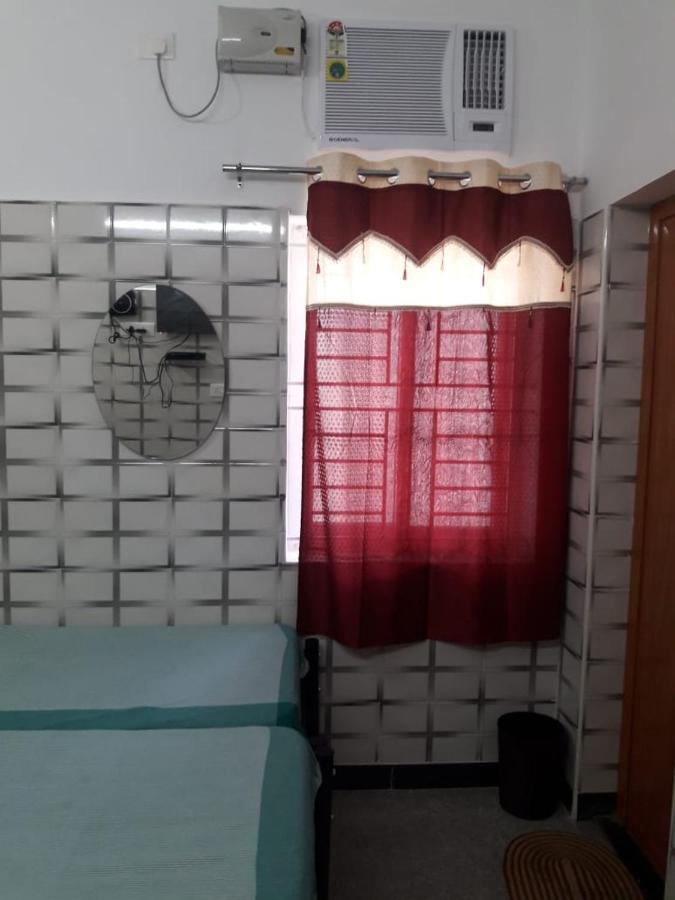 Lakshmi Paradise Lodge A/C Pollāchi Eksteriør bilde
